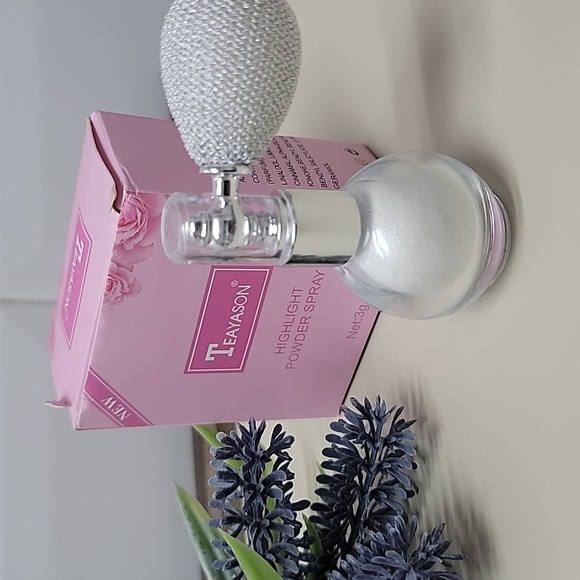 Glitter Body Power. Glam up your look with highly Reflective  Glitter BodyPower - Picture 5 of 11